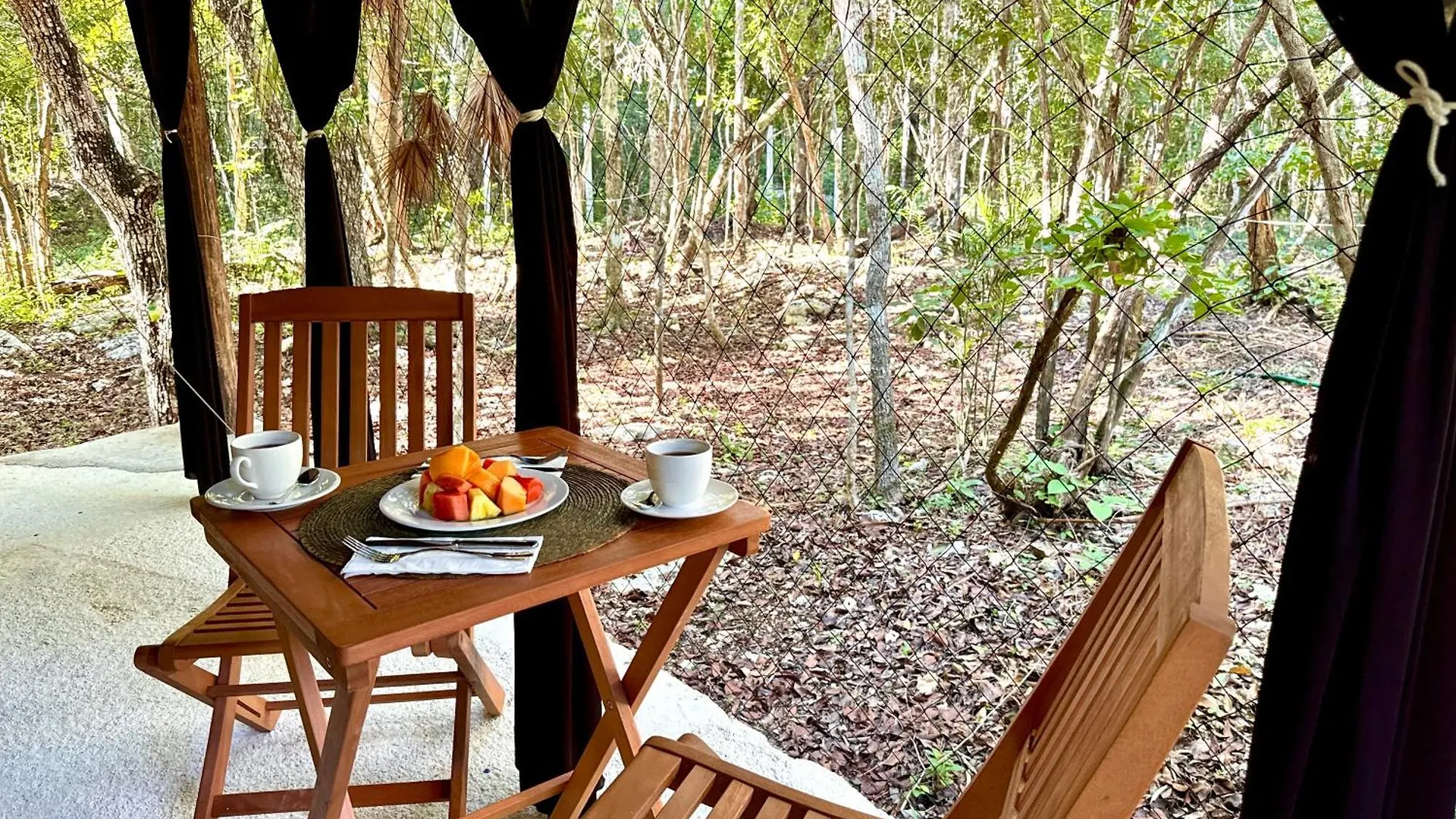 Glamping Bunga Lotus Hotel Tulum Campsite
